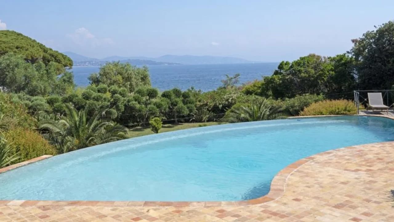 Elegant Escape in Coastal Provence photo 2