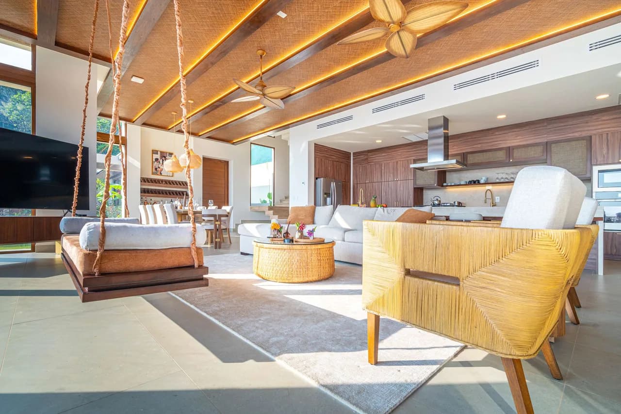 Elegant 5BR Villa With Infinity Pool photo 2