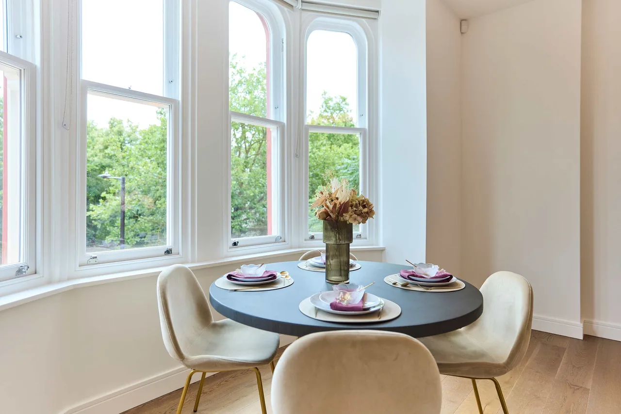 Elegant Two Bedroom Retreat in City of Westminster photo 3