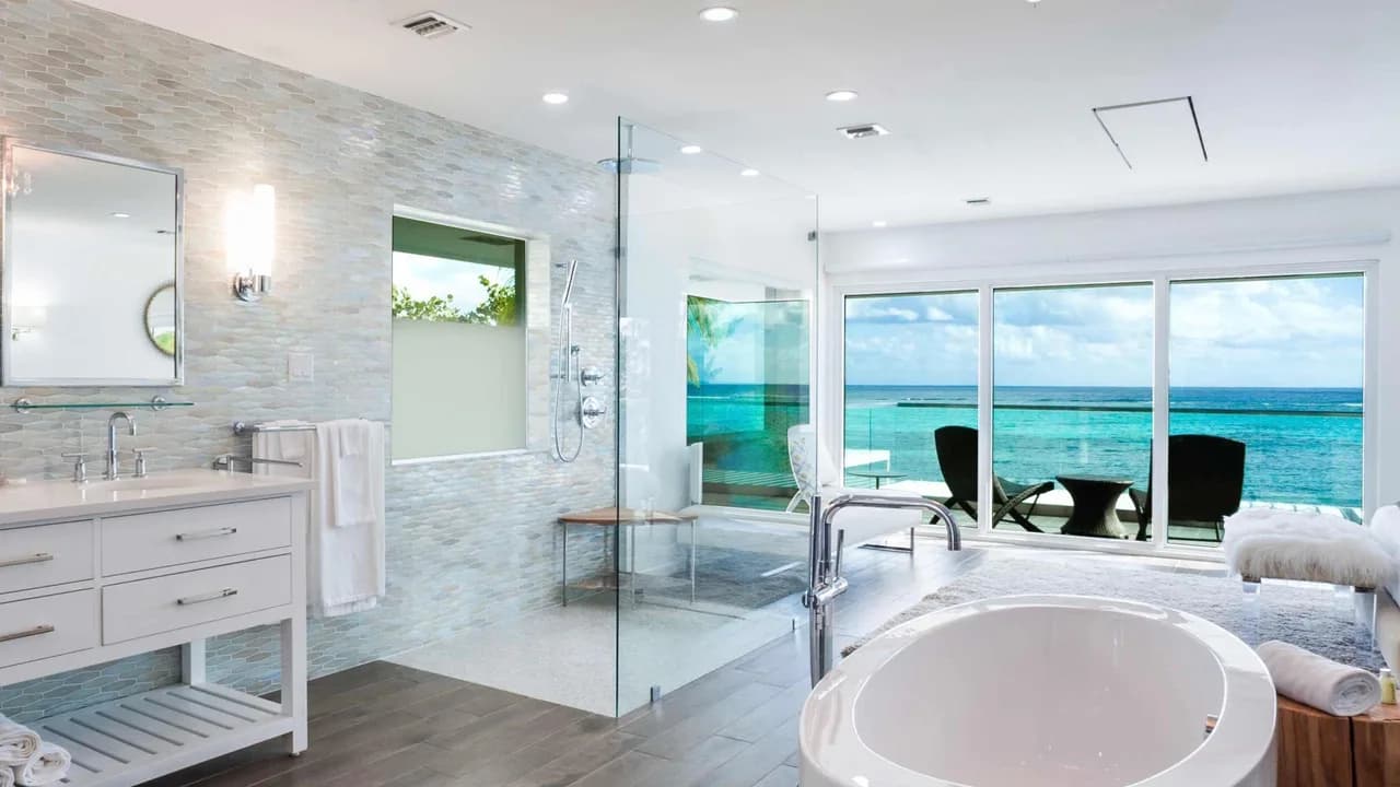 Oceanfront Six Bedroom Villa in Cayman photo 2