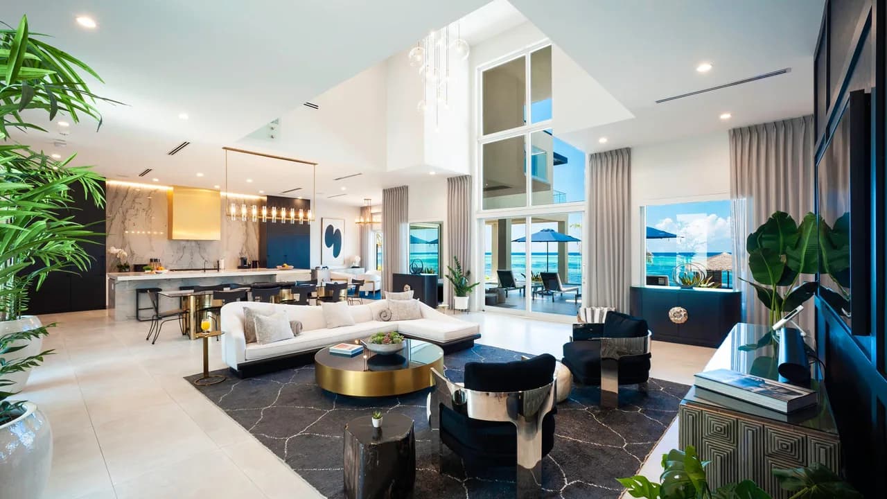 Oceanfront Villa with Beach Access in Cayman photo 2