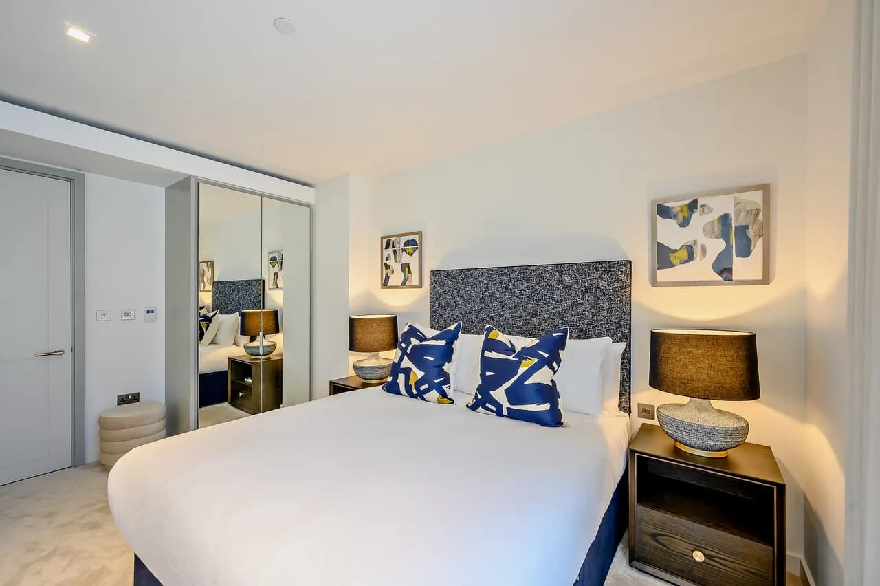 Contemporary Two-Bedroom Apartment in London photo 2