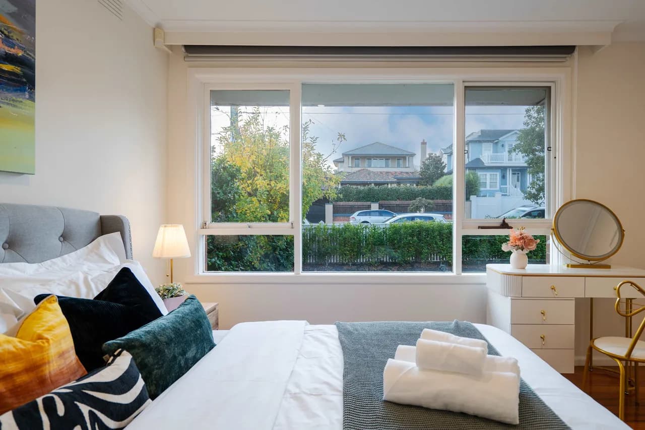 Coastal Two Bedroom Villa in Hampton, Victoria photo 4