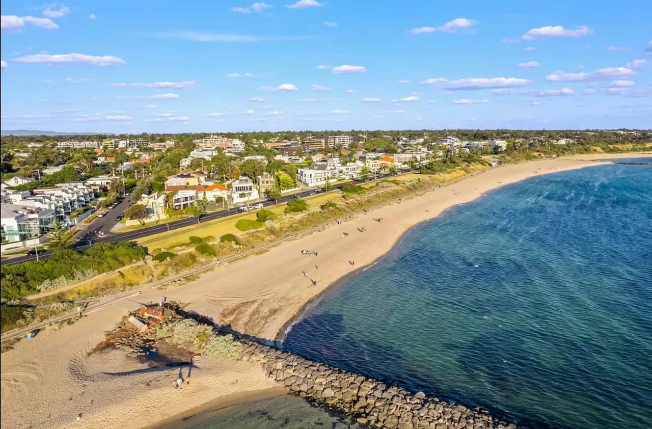Coastal Two Bedroom Villa in Hampton, Victoria photo 5
