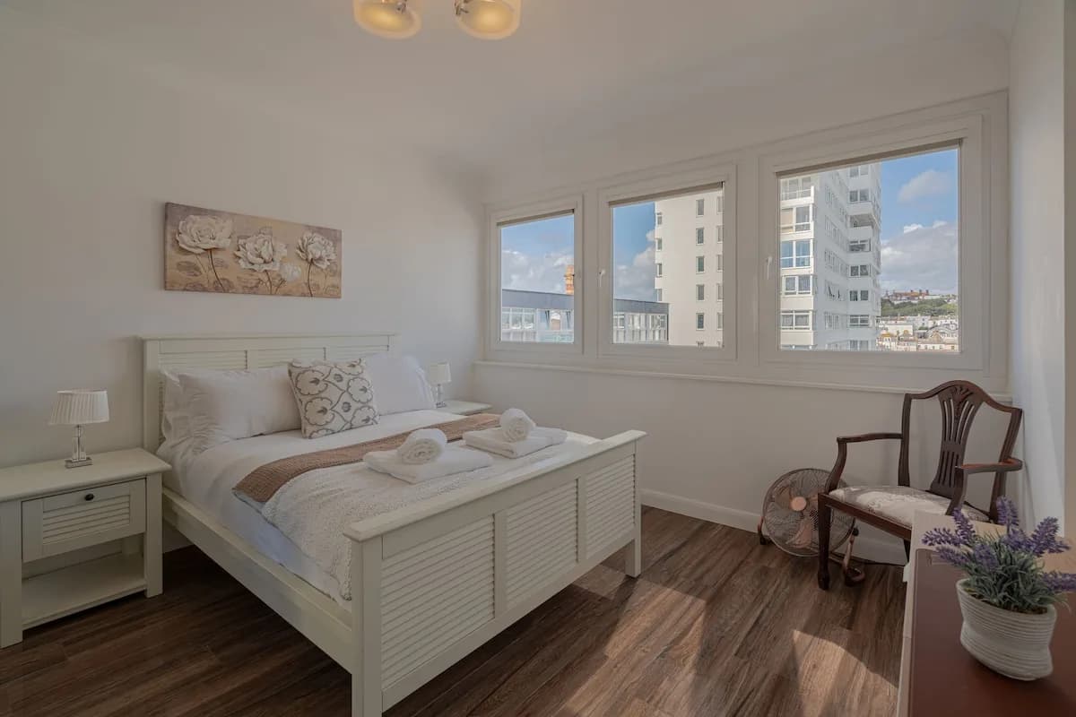 Beachfront Penthouse with Sea View in Brighton photo 4