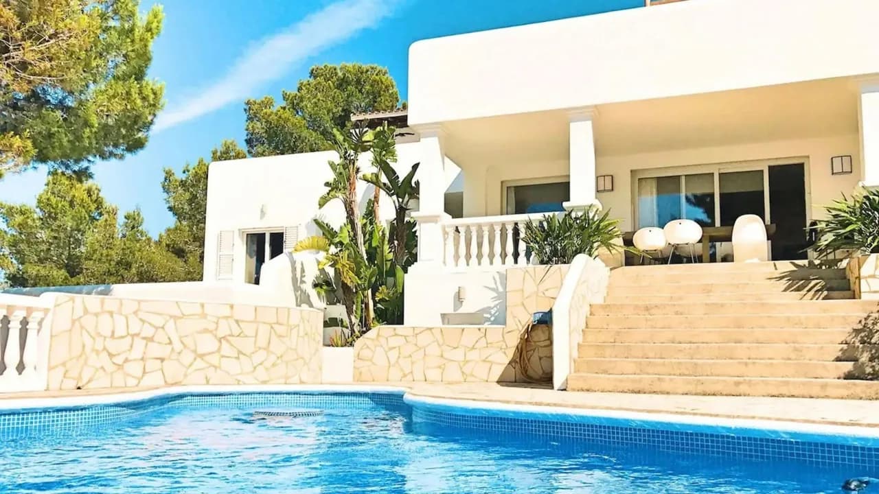 Family-friendly Villa Near Cala Comte