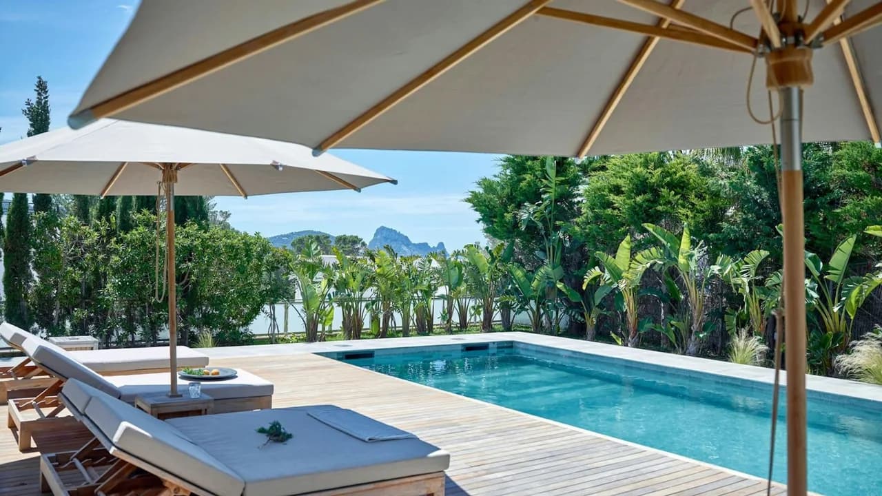 Modern Mediterranean-style Ibiza Villa photo 4
