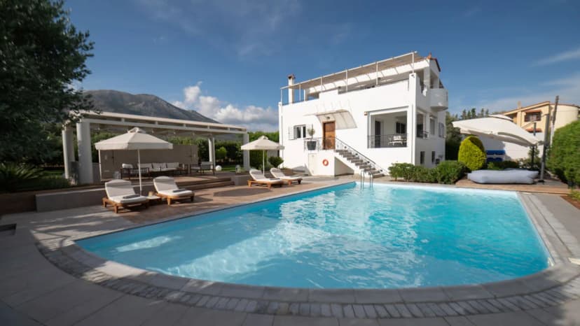 Mediterranean Comfort Meets Modern Style