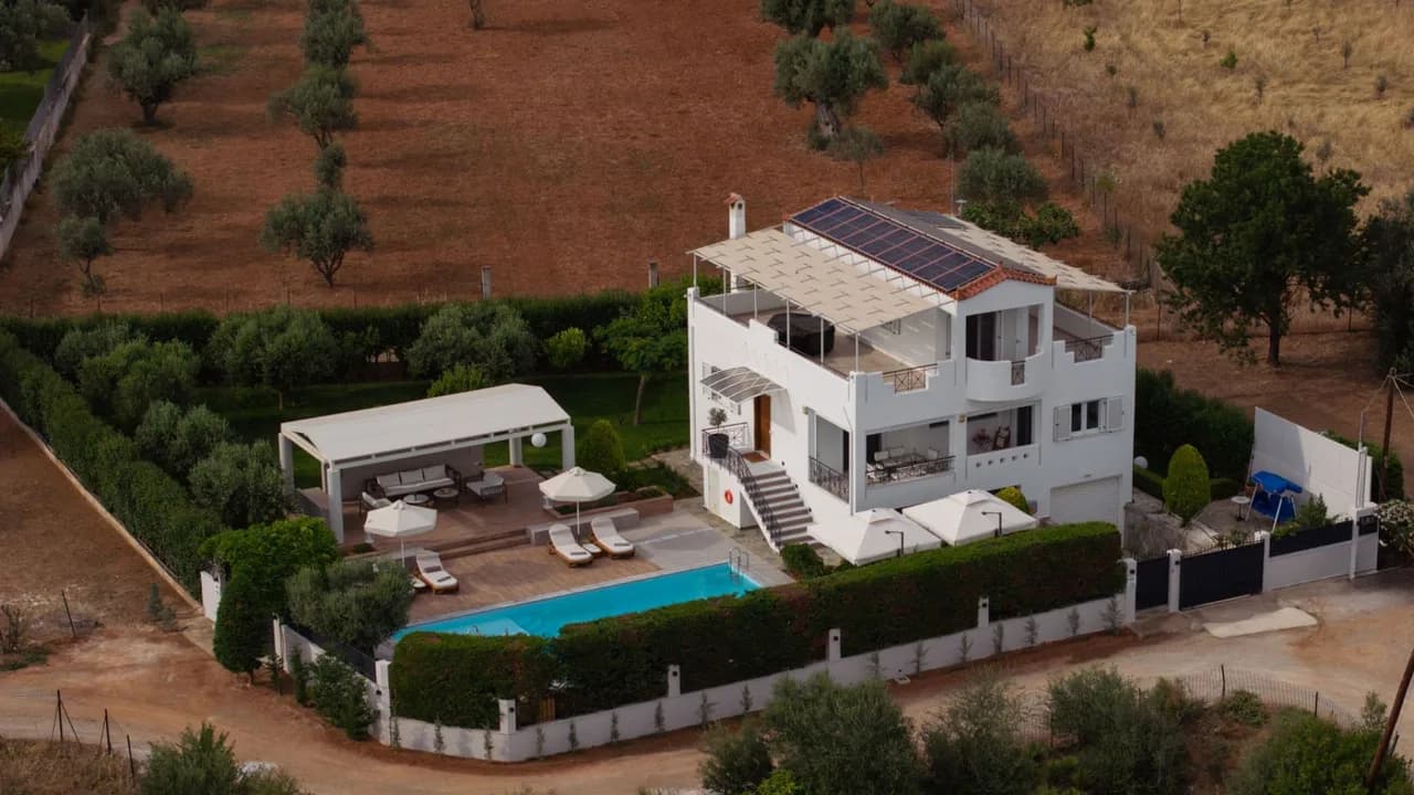 Mediterranean Comfort Meets Modern Style photo 5