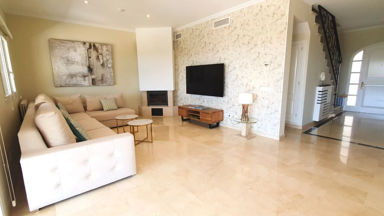 Modern Oasis in Scenic Mallorca photo 2