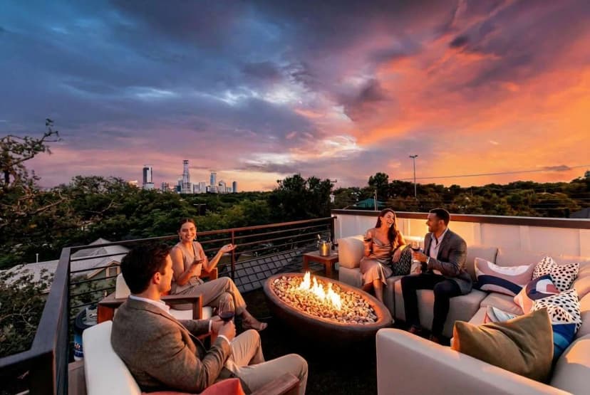 Rooftop Sauna Villa in Austin