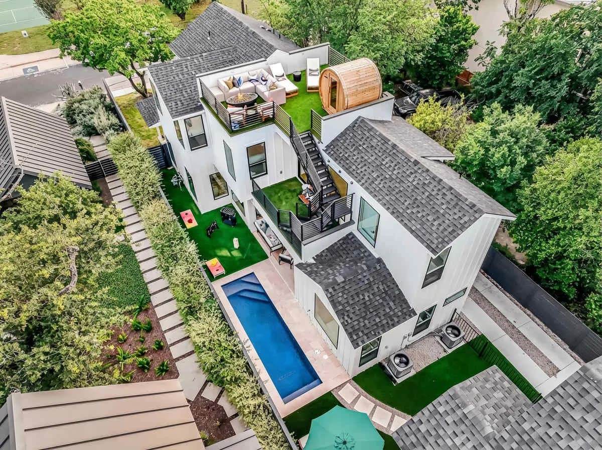 Rooftop Sauna Villa in Austin Texas photo 4