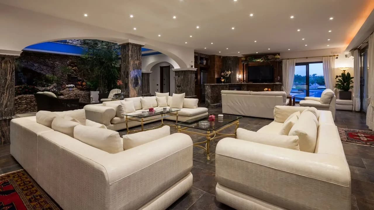 Panoramic Views Luxury Mountain Retreat photo 2