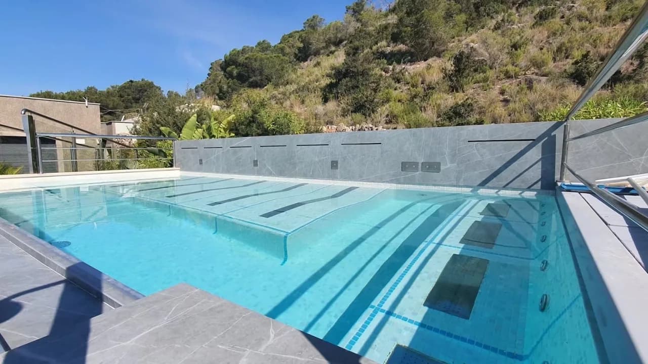 Panoramic Views Luxury Mountain Retreat photo 4