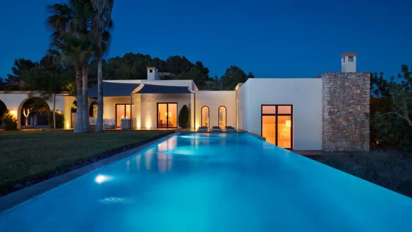 Elegant Retreat Overlooking Cala Salada