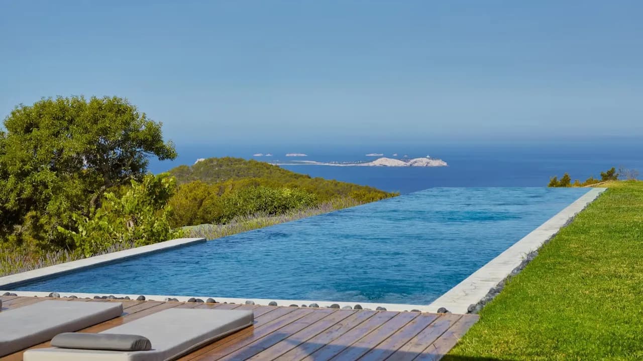 Elegant Retreat Overlooking Cala Salada photo 4