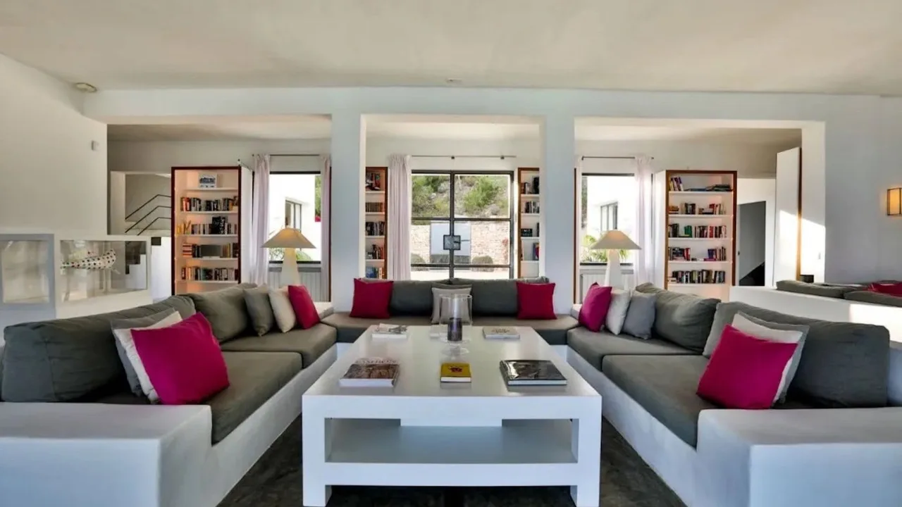 Breathtaking Views From Elegant Villa photo 2