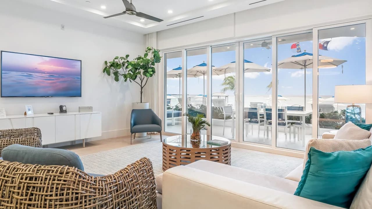 Oceanfront Three Bedroom Villa in Cayman photo 5