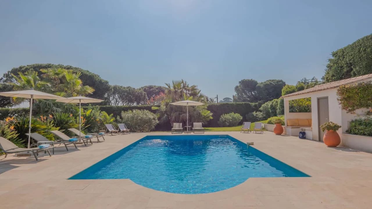 Elegant Sainte-Maxime Garden Escape photo 3