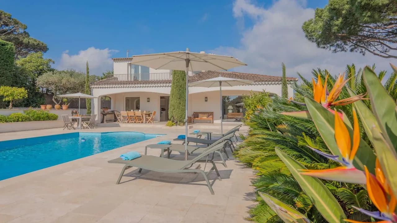 Elegant Sainte-Maxime Garden Escape photo 4