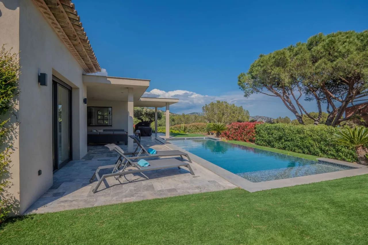 Modern Design Meets Riviera Relaxation photo 4