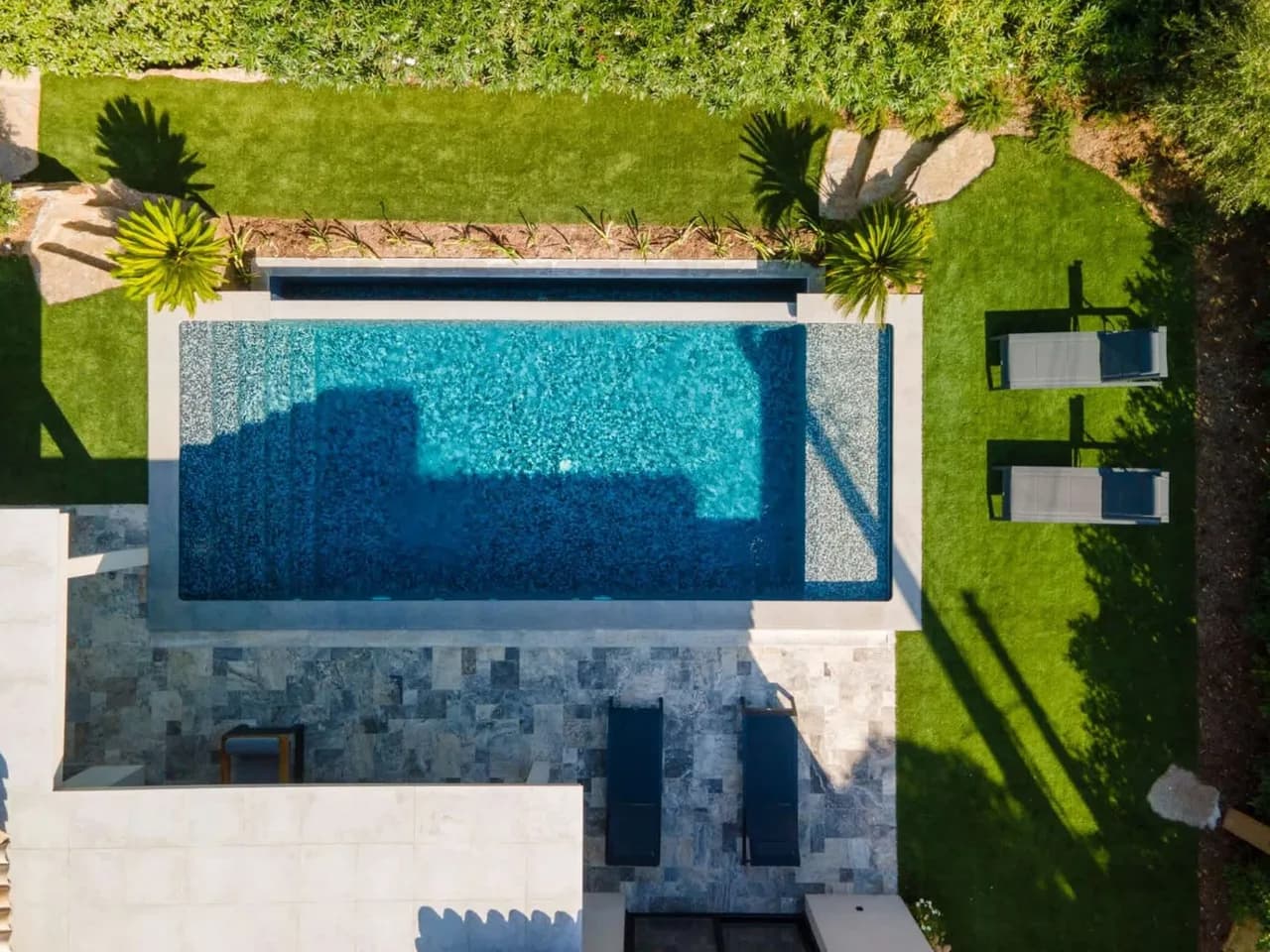 Modern Design Meets Riviera Relaxation photo 5