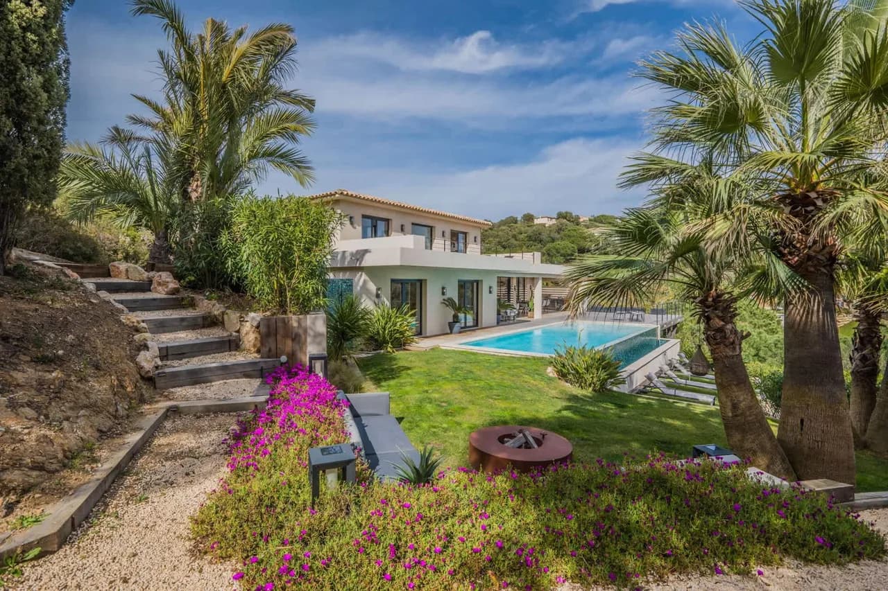 Four Suite Seaside Villa Escape photo 5