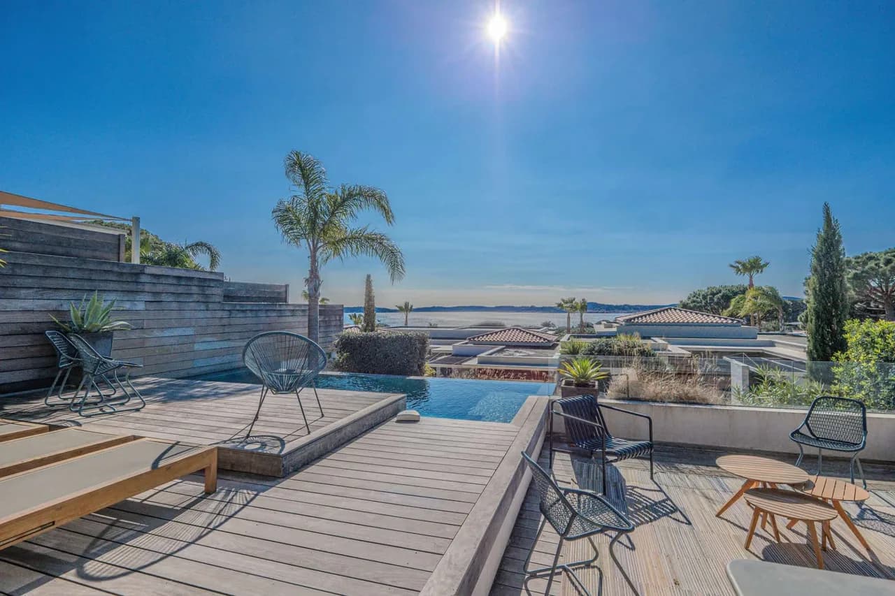 Panoramic Sea View Holiday Home photo 4