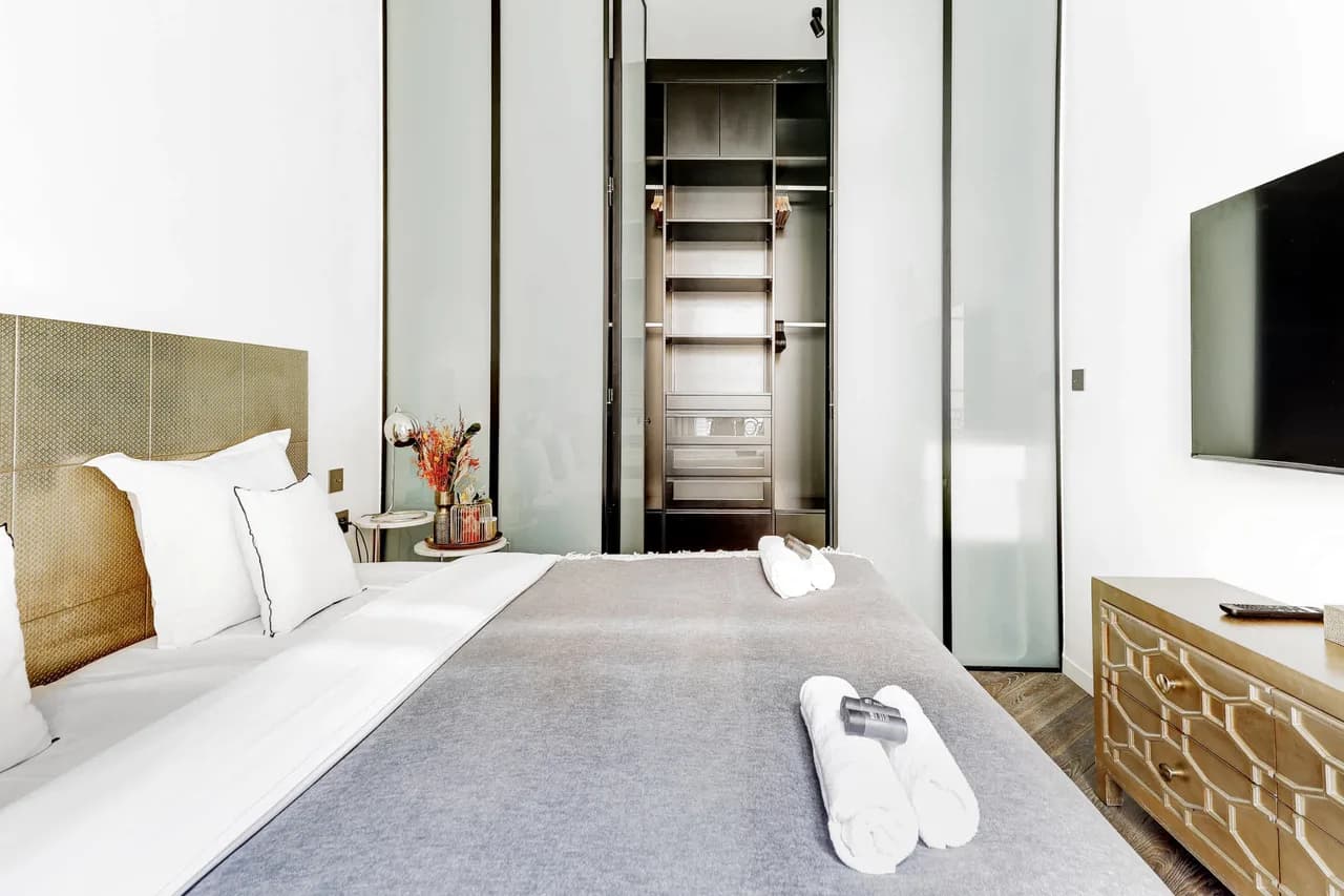 Accessible Luxury Apartment in Neuilly-sur-Seine photo 5