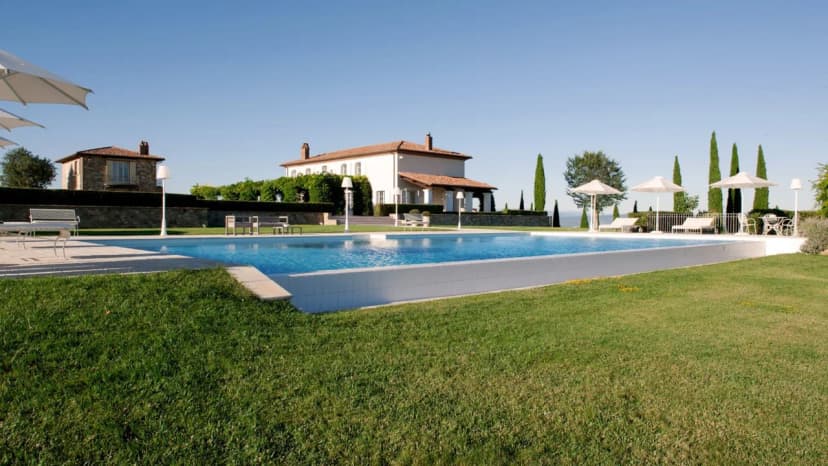 Spacious Italian Countryside Villa Retreat