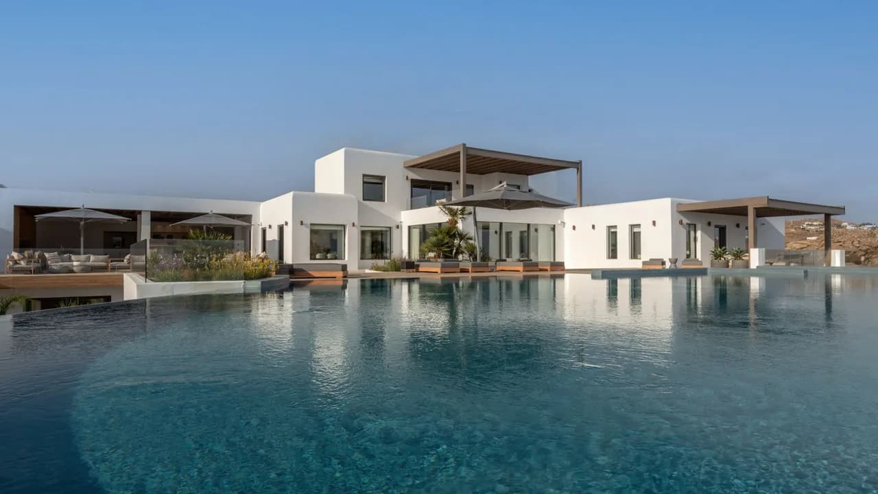 Sophisticated Design Meets Island Luxury photo 4