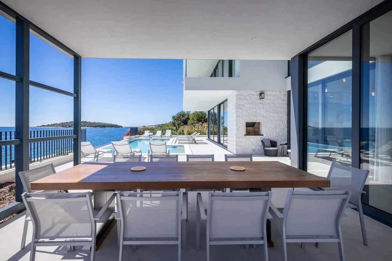 Adriatic Elegance: Seafront Bliss In Rogoznica photo 2