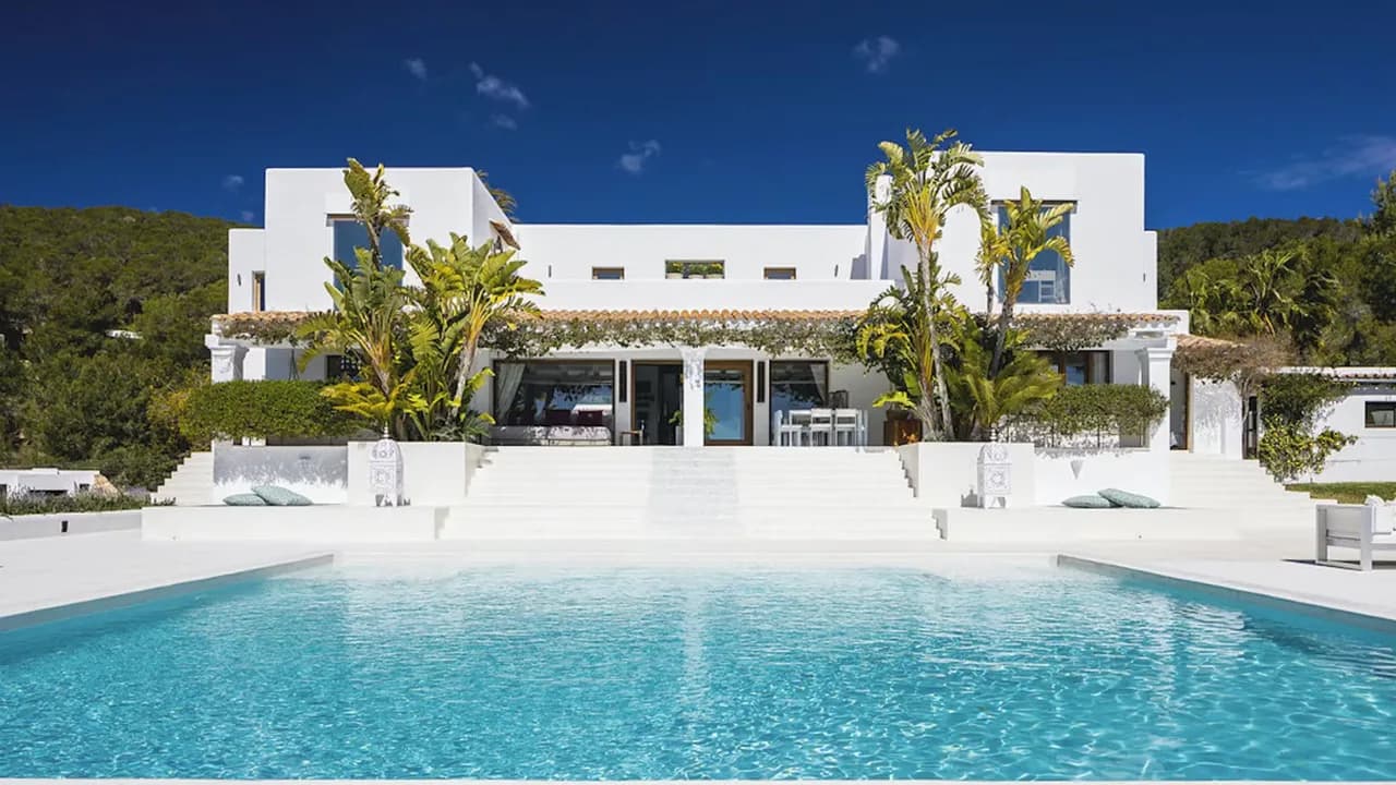 Modern Mediterranean Style Holiday Home photo 3