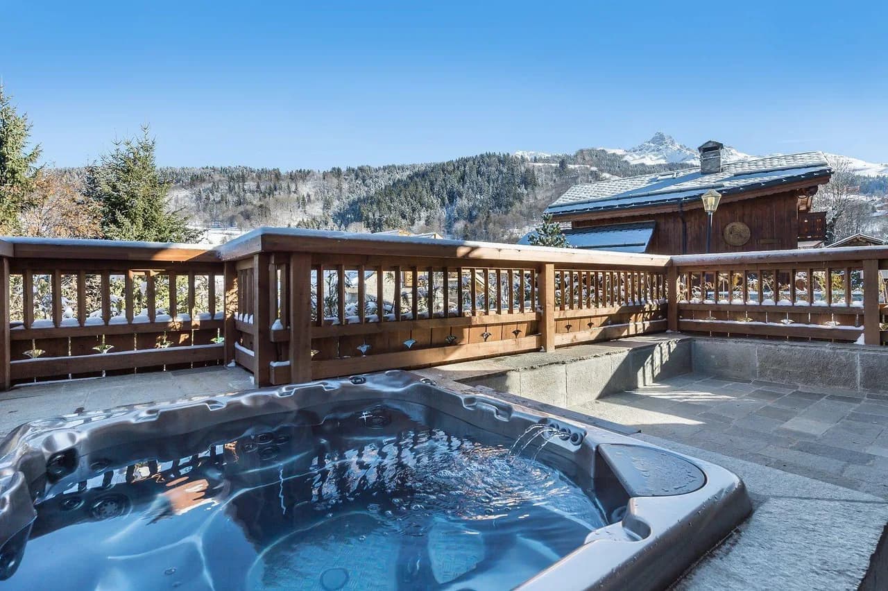 Refined Mountain Retreat In Méribel