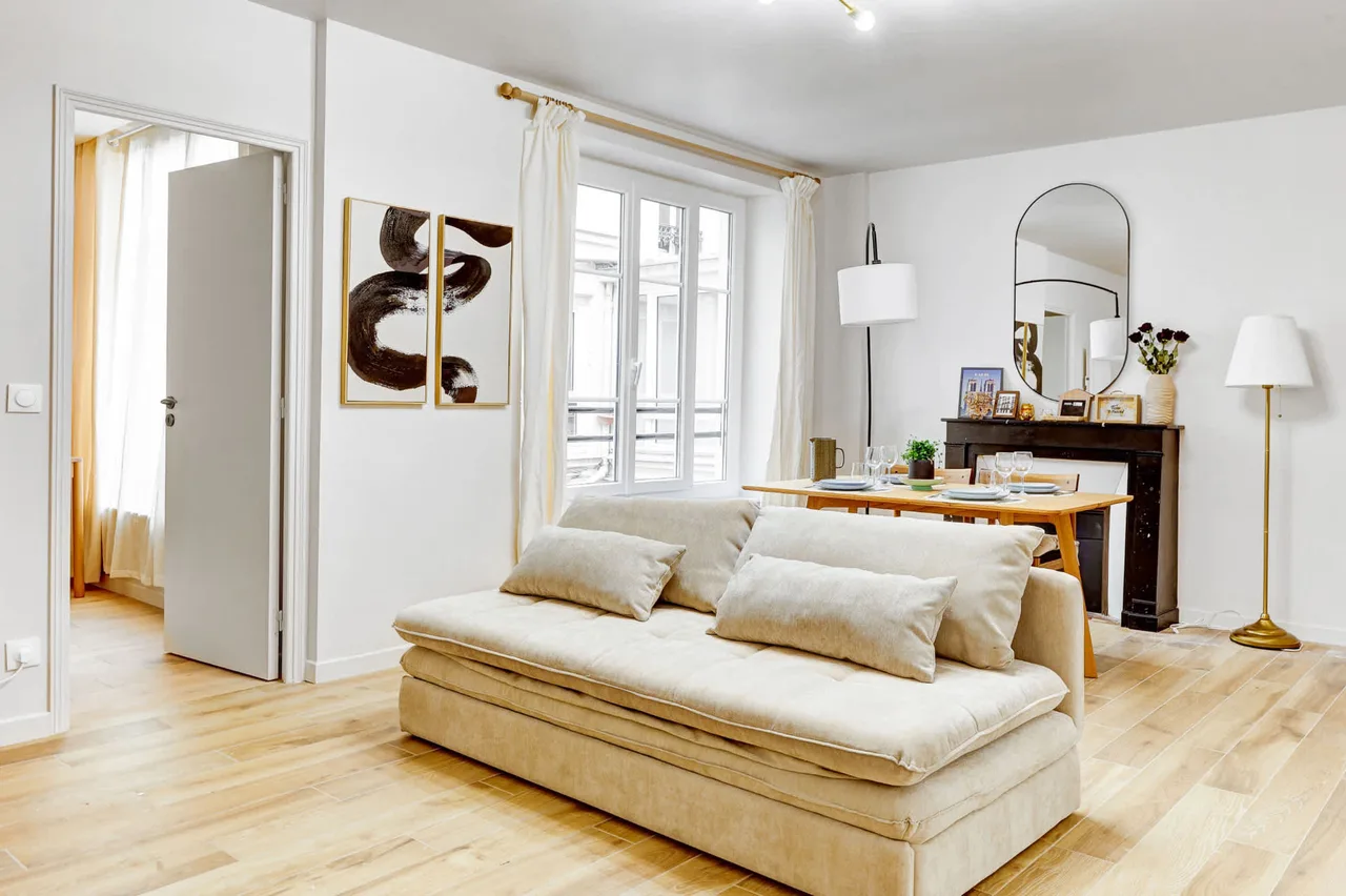 Modern Two Bedroom Retreat in Le Marais, Paris