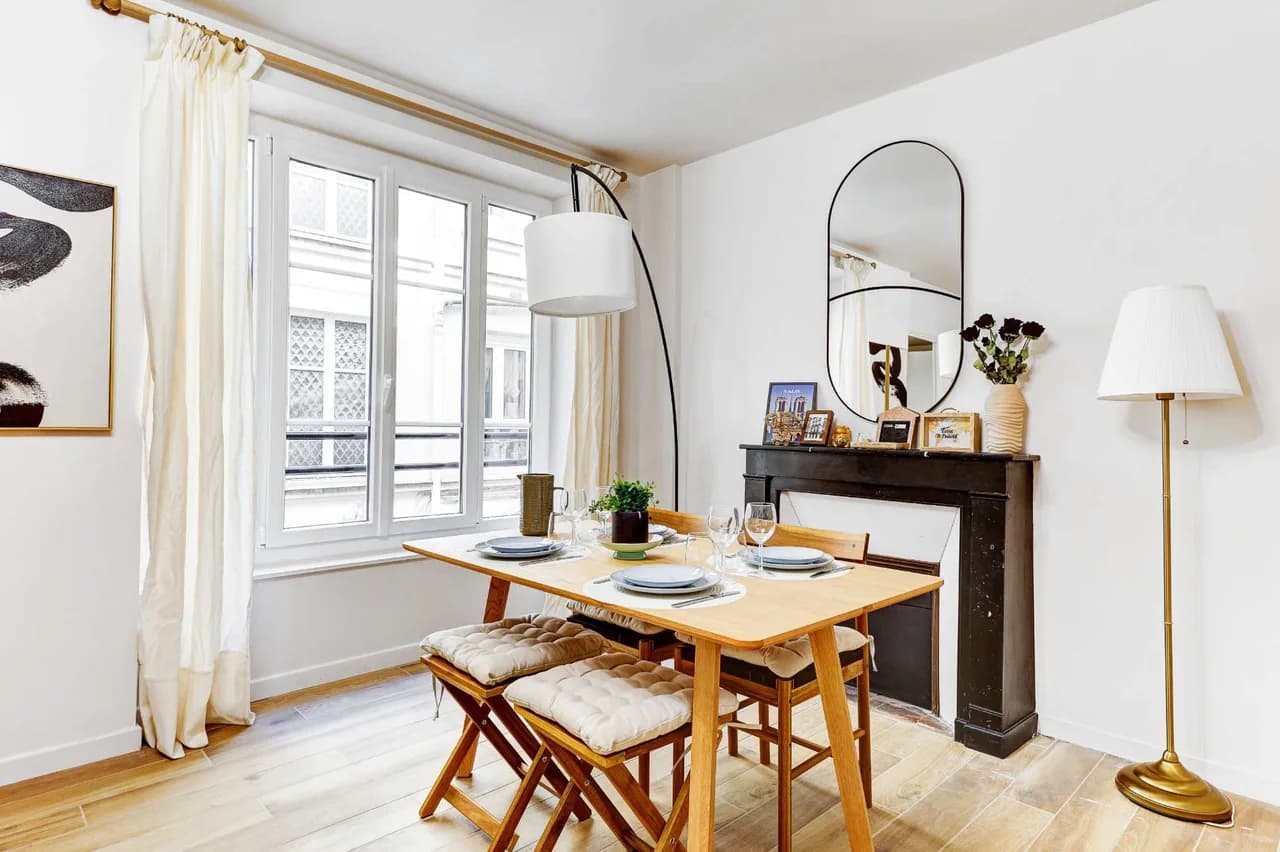 Modern Two Bedroom Retreat in Le Marais, Paris photo 2