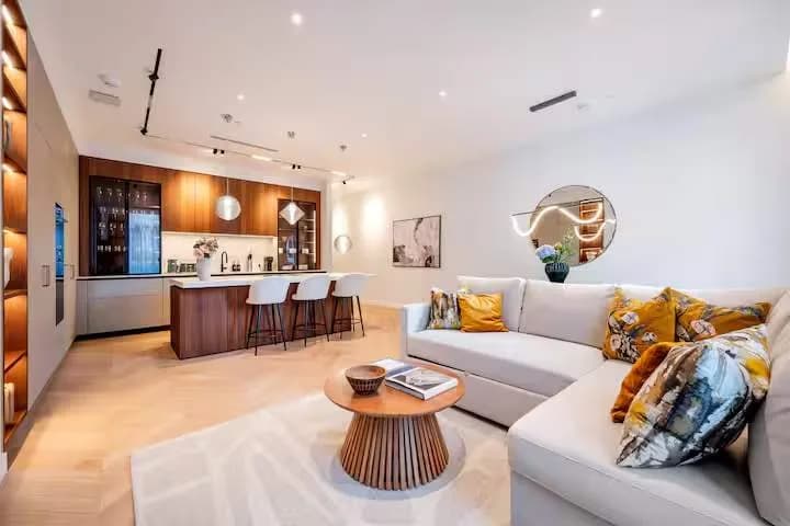 Modern Two Bedroom Retreat in London photo 4