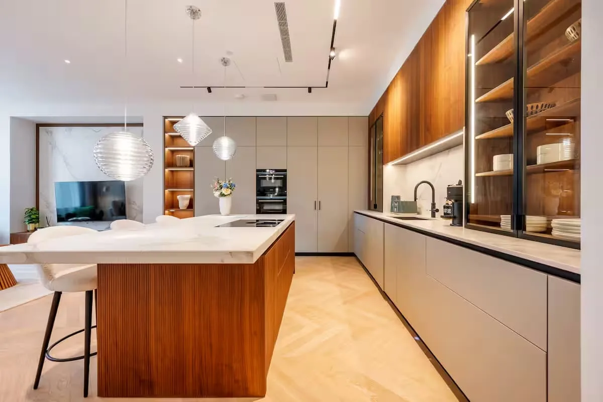 Modern Two Bedroom Retreat in London photo 5
