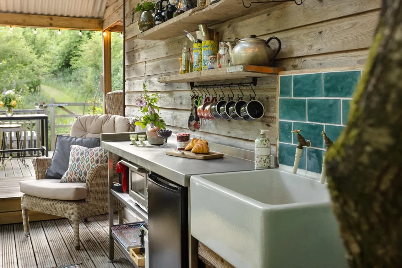 Cozy One Bedroom Retreat in England photo 3