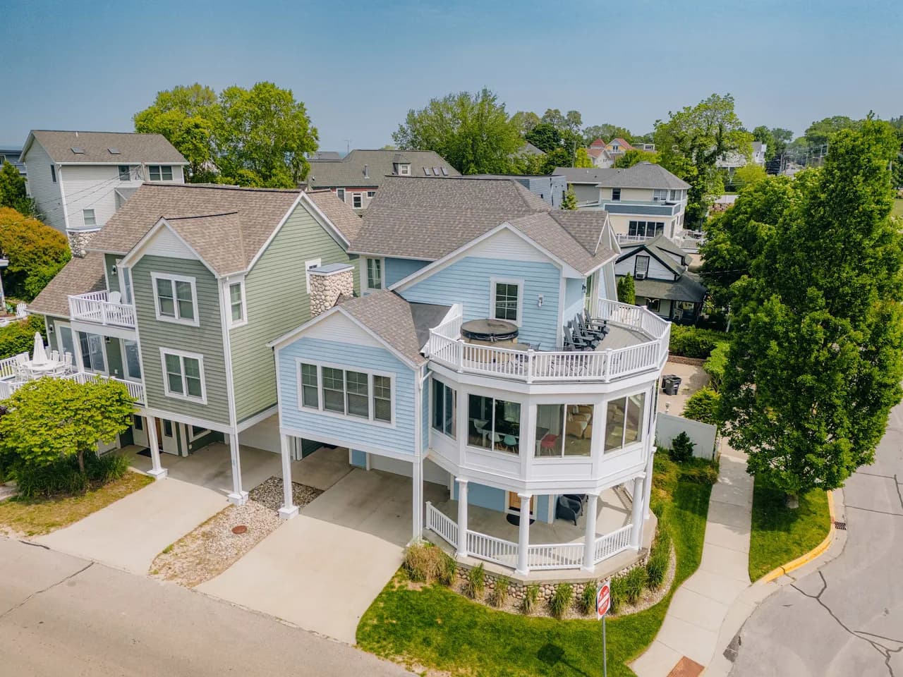 Harbor View Four Bedroom Villa in Lake Michigan Shore