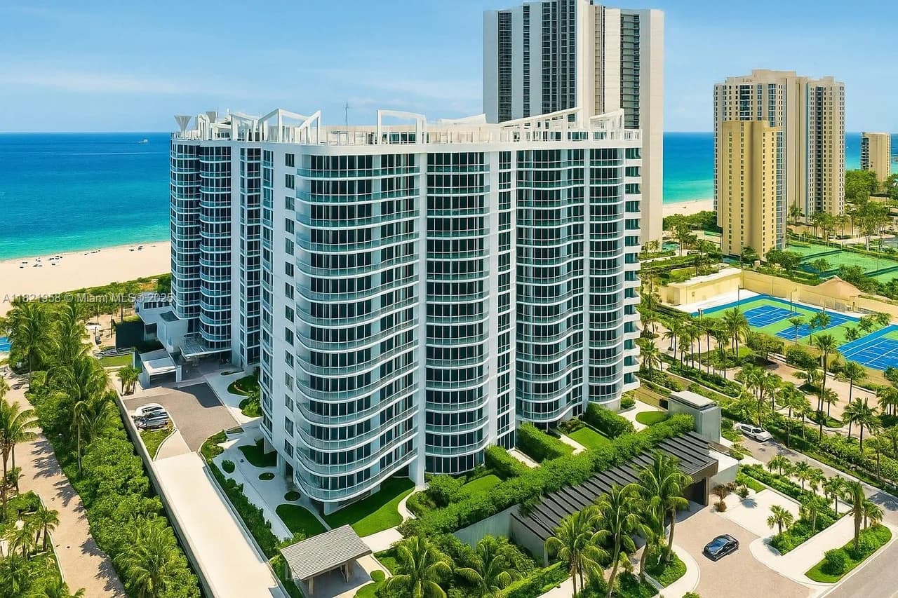 Oceanfront Two Bedroom Retreat in Miami Area