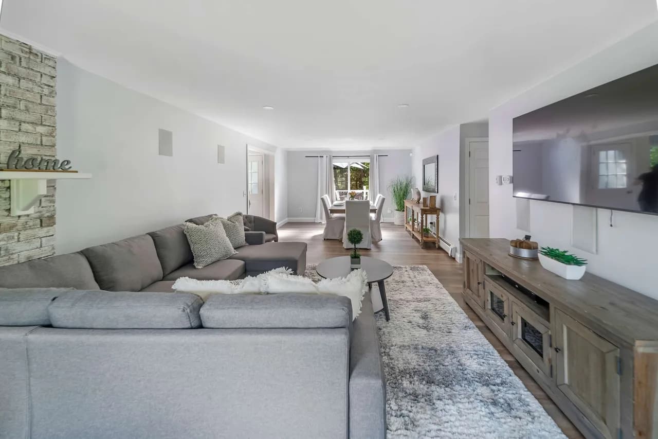 Beachfront Four Bedroom House in Falmouth photo 3