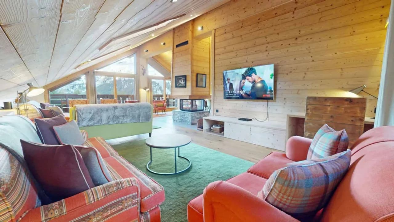 Ski Getaway in Elegant Apartment photo 2