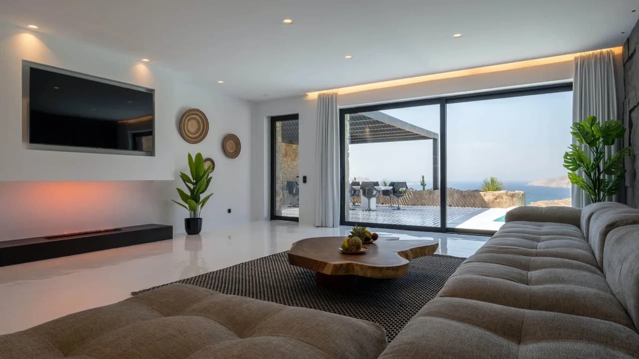 Sophisticated Getaway Above Mykonos Beaches photo 2