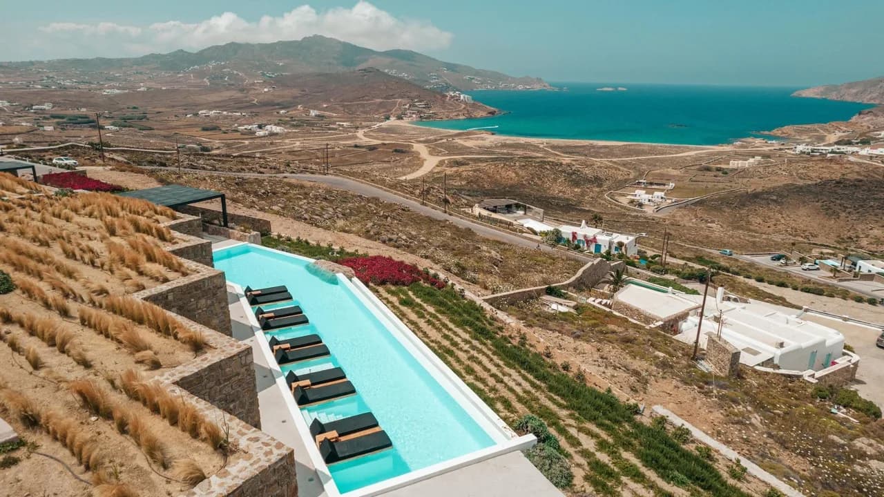 Sophisticated Getaway Above Mykonos Beaches photo 4
