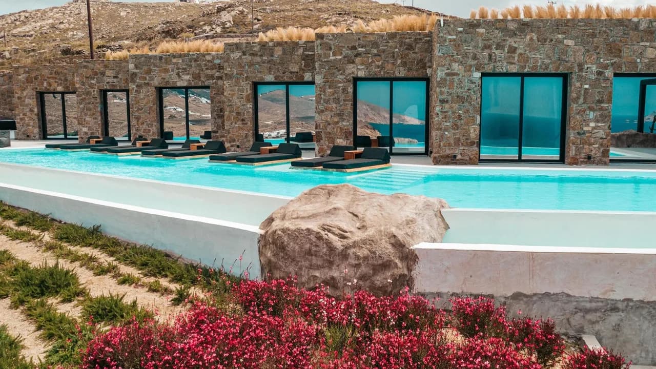 Sophisticated Getaway Above Mykonos Beaches photo 5