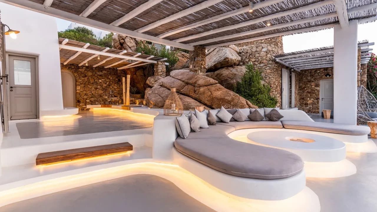 Elegant Architecture Meets Nature’s Beauty photo 4
