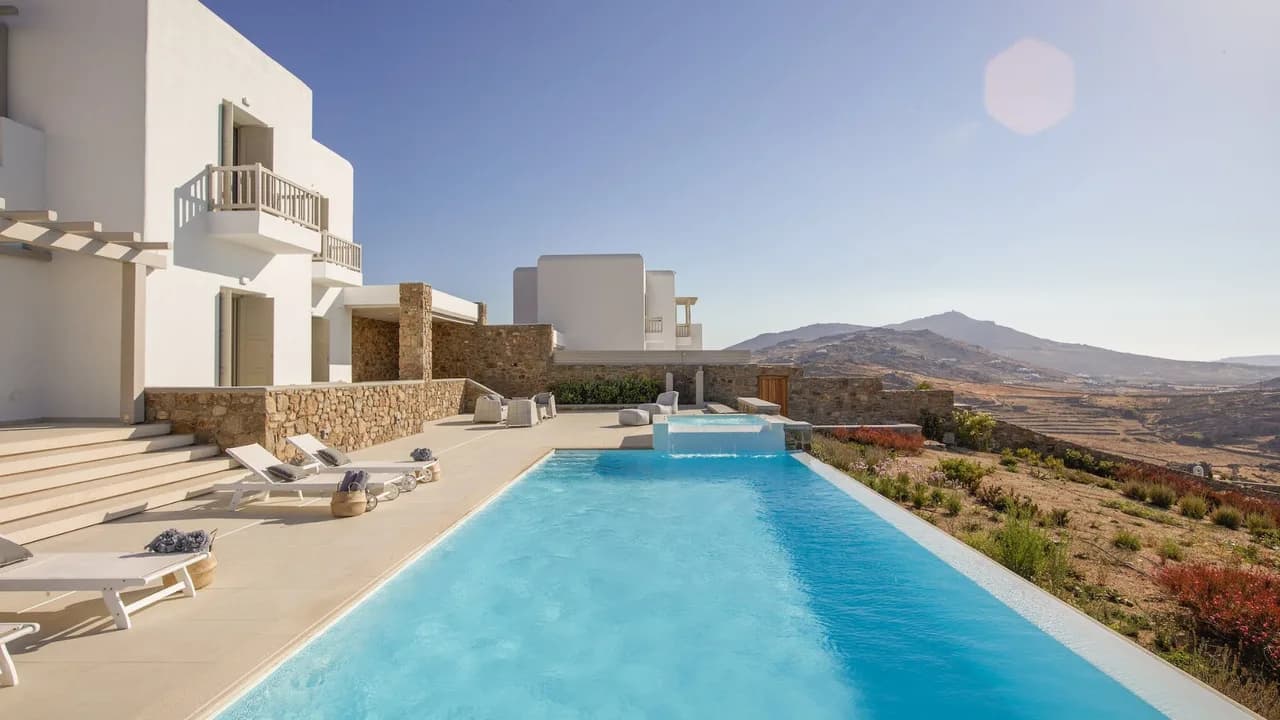 Artistic Hideaway With Infinity Views photo 4