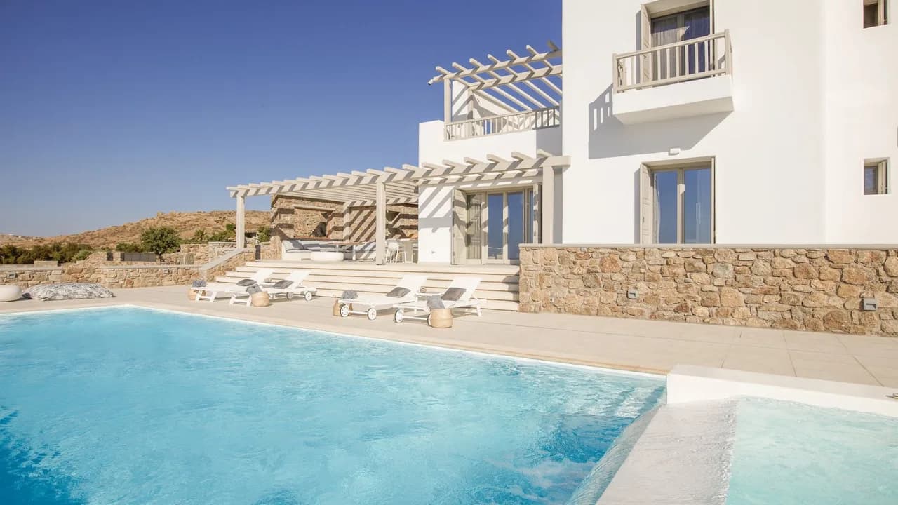 Artistic Hideaway With Infinity Views photo 5