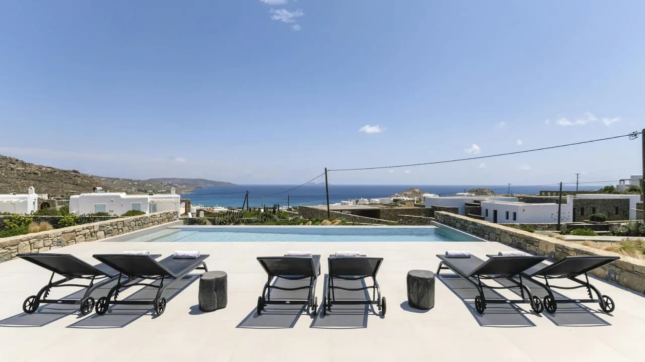 Contemporary Design Meets Island Peace photo 4